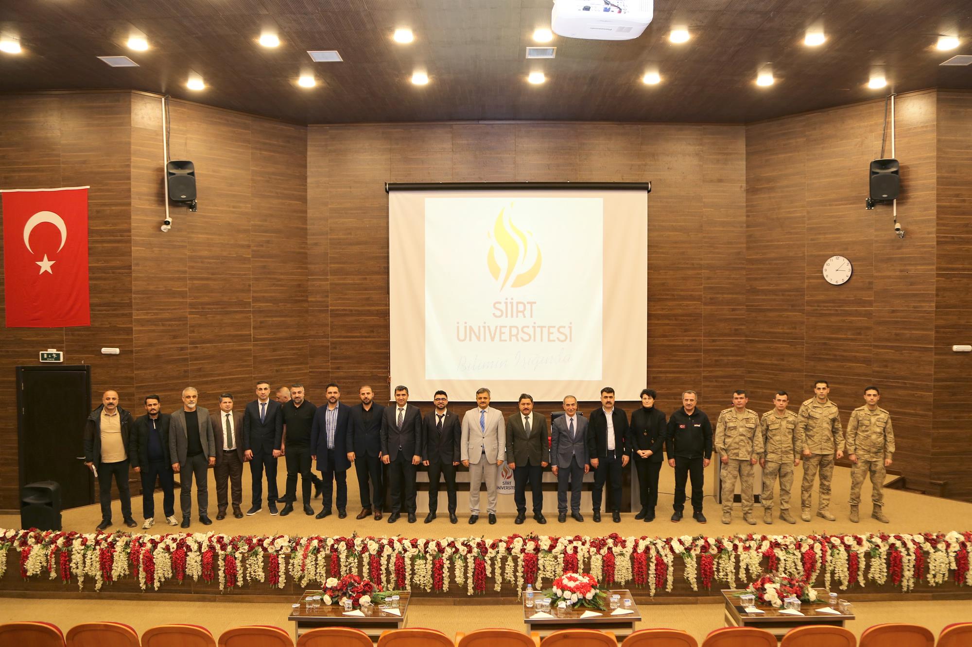 Üniversitemizde Deprem Paneli Gerçekleştirildi